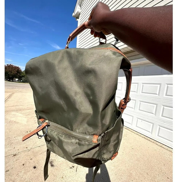 Tommy Bahama Olive Green Backpack - Picture 7 of 12
